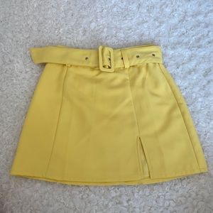 TIGER MIST Yellow Belted Mini Skirt W/ Slit 💛🌼